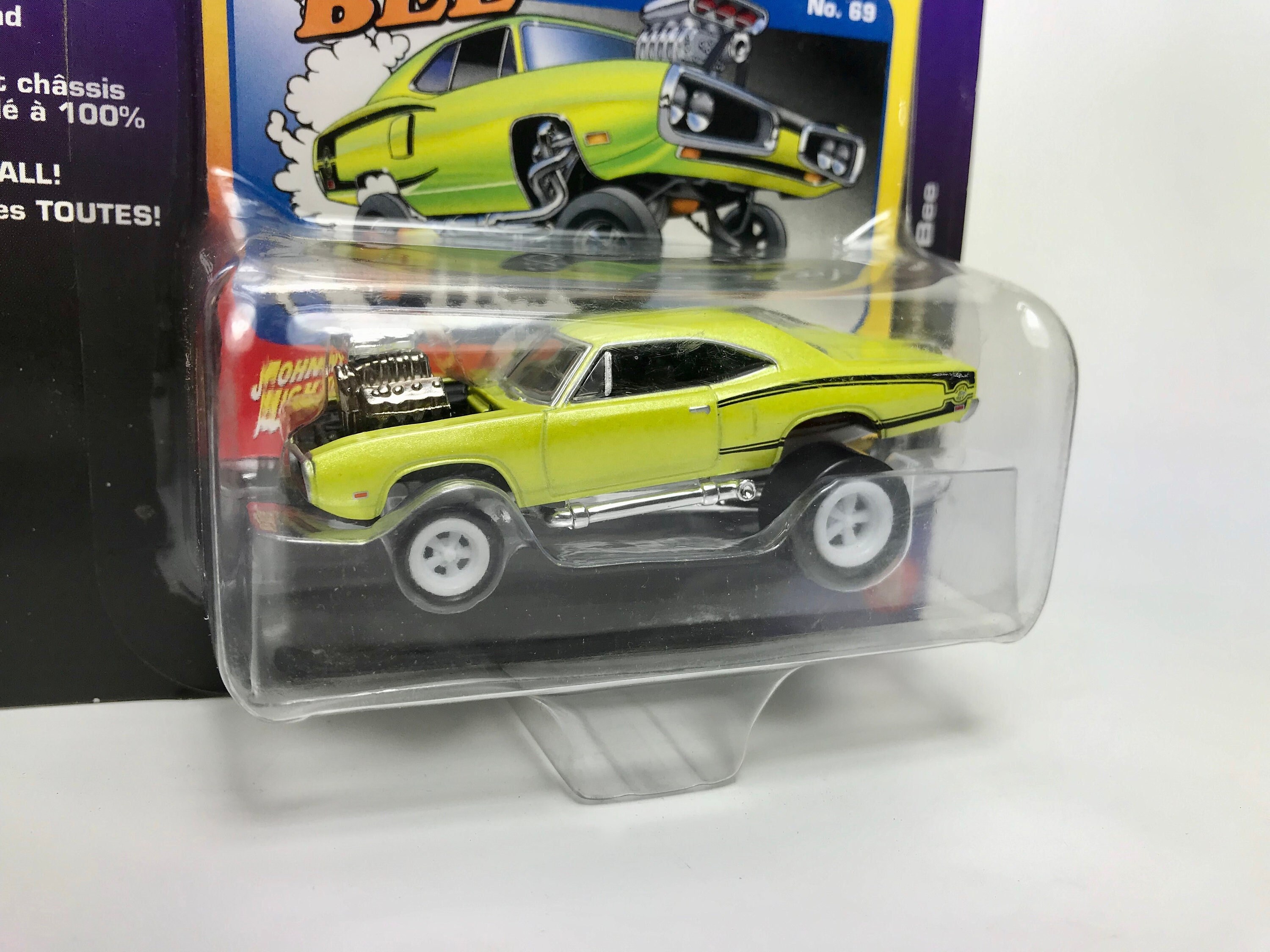 Die cast Collectible RARE 1/64 Scale White Lighting Chase Car '70 Dodge Super Bee Zinger