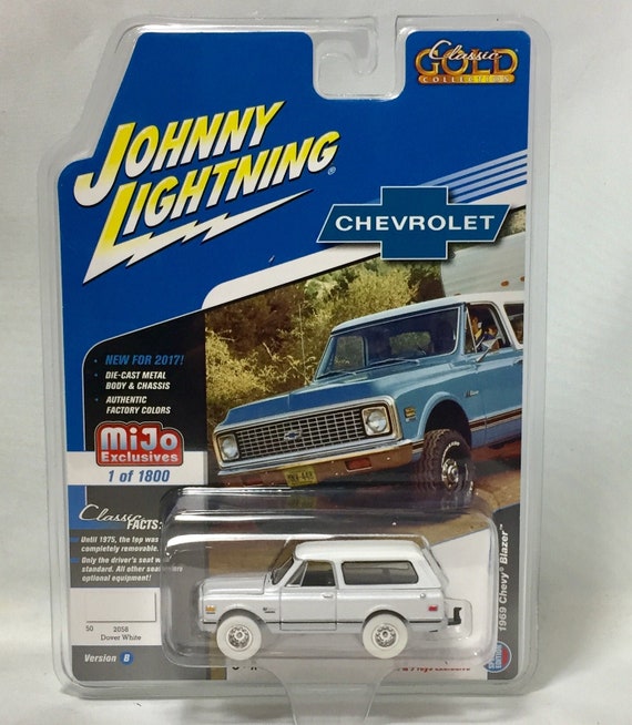 johnny lightning chase cars