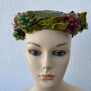 Rare Vintage 50s/60s Fruit Leaf & Grape Fascinator Hat/Garden Party Headpiece/Retro Millinery/Pin-Up Headwear/Nature-Inspired Headpiece