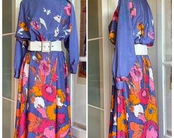 Vintage 70s Bat Sleeve Midi Dress with Floral Pattern; Size L/XL