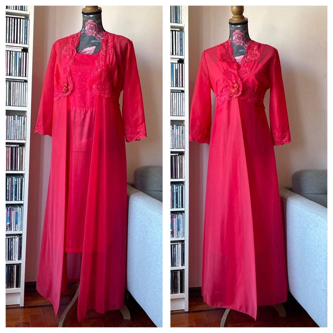 Vintage 70s Red Nylon and Lace Robe and Nightgown Set/70s Peignoir Set/ Vintage Lingerie/Boudoir Lingerie