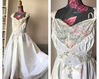 Rare Vintage 40s/50s Off White Nylon and Lace Adjustable Nightgown/Bridal Nightgown