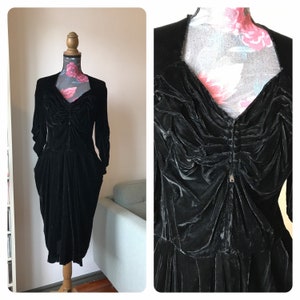 Seltenes Vintage 40er Jahre Schwarzes Kristall Samt drapiertes Kleid