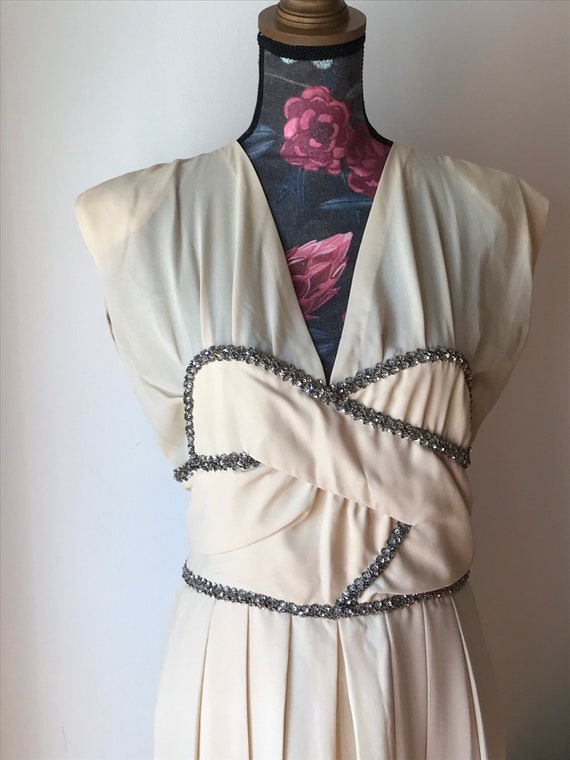 Vintage 70s Does 50s Beige Chiffon Sleeveless Max… - image 9