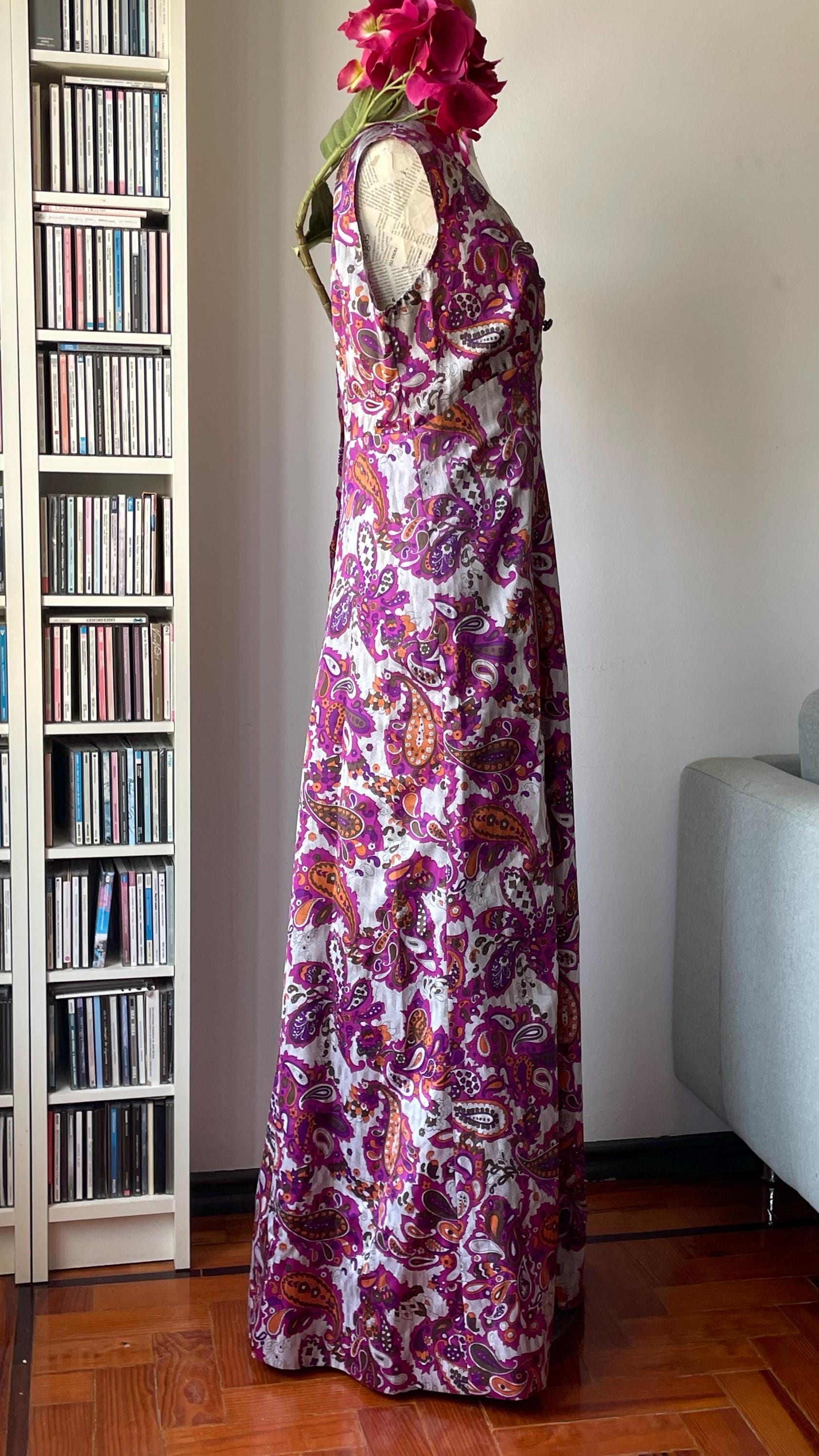 ワンピース 60s VINTAGE Paisley Design Dress Vintage 1960s Silky Paisley Print Maxi Dress With Sparkling
