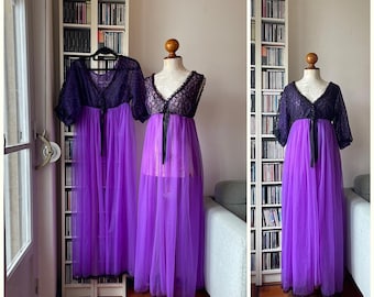 Completo vintage anni '60 Belle Smith in chiffon e pizzo viola e nero, composto da vestaglia e peignoir; lingerie anni '60;