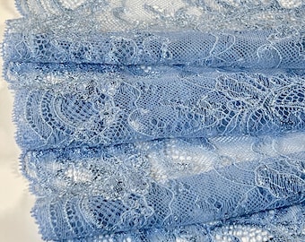 Poederblauw kant - Premium nylon stretchkant op maat gesneden - Koelblauwe kleur | Bloemmotief | Delicaat kant | 21 cm/8 inch