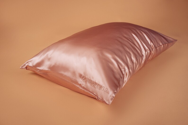 ElationLingerie Silk Pillowcase - Thumbnail 3