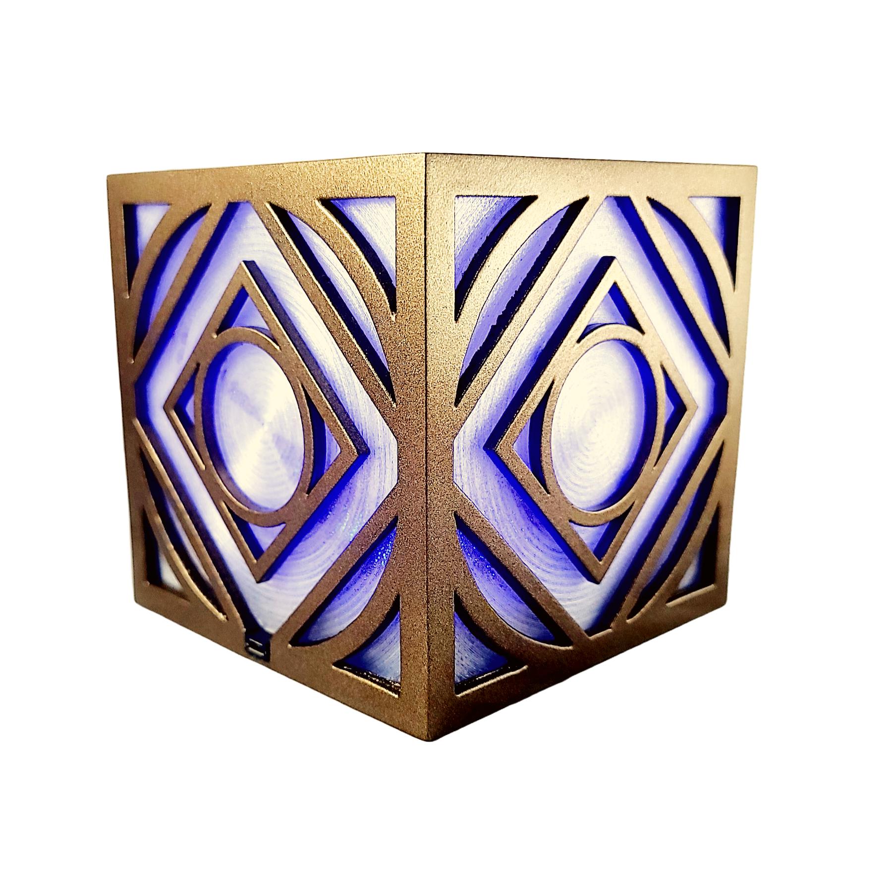 WDW スターウォーズ ジェダイホロクロン Holocron Amazon.com: Galaxy's Edge Star Wars Electronic Jedi Holocron Cube