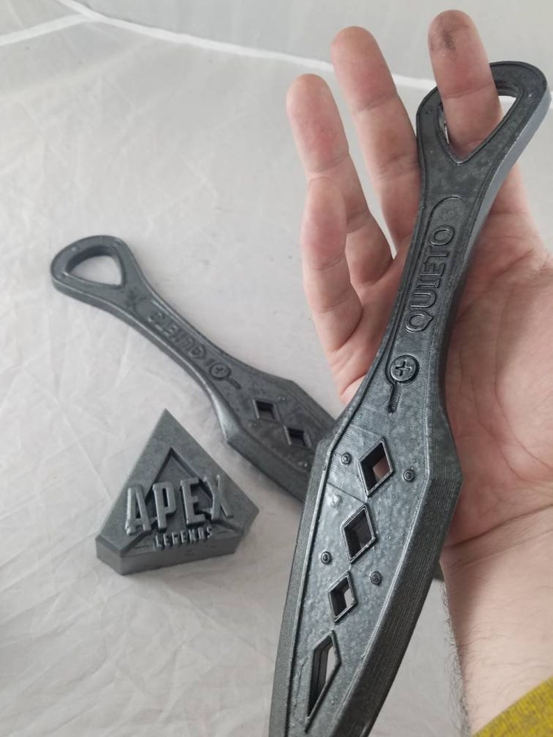 wraith kunai toy