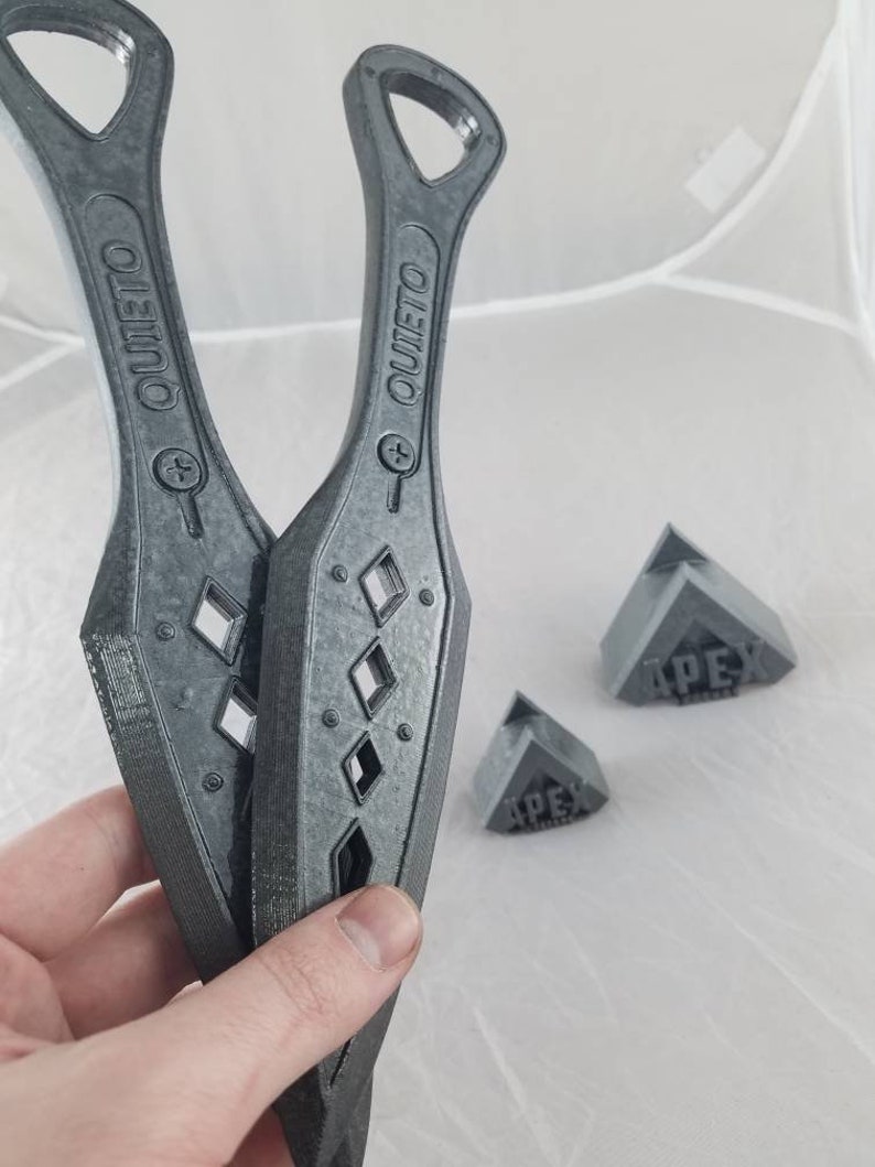 wraith kunai toy