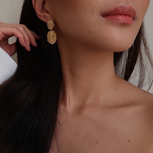 Gold long drop earrings, gold circle earrings, big drop earrings, gold textured dangle hoops, statement jewelry, gold round dangle drops