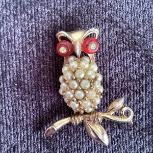 Delightful Vintage Goldtone Owl Brooch, Red Glass Bead Eyes and Pearl Bead Detail, Unsigned.
