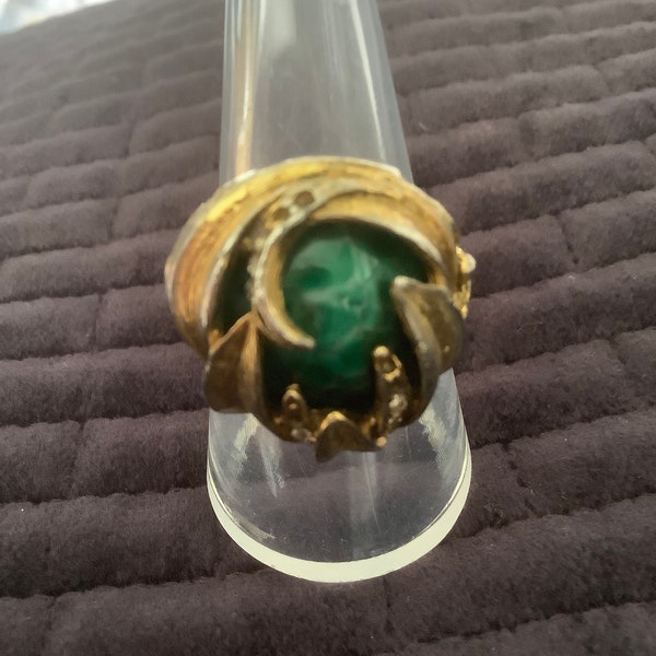 Vintage Signed Pauline Rader Gold Tone Brutalist Ring with Green Stone