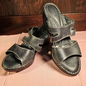 Born Miko Style Black Leather Slip-on Open-toe Wedge Summer Sandals Womens Sz 9
