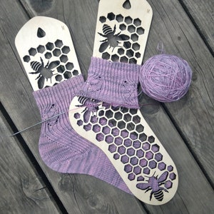 Personalized Sock blockers - bee, 2 pcs, Wooden sock form, Knitting tool, gift for knitter