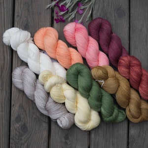 Handgefärbtes Garn, Einzigartige handgefertigte Sockenwolle: Atemberaubende Mischung aus Merino, Bambus und Nylon, Fingering Gewicht, Geschenk für Strickerinnen
