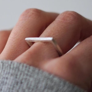 Anello minimalista in argento sterling con barra – Anello geometrico fatto a mano