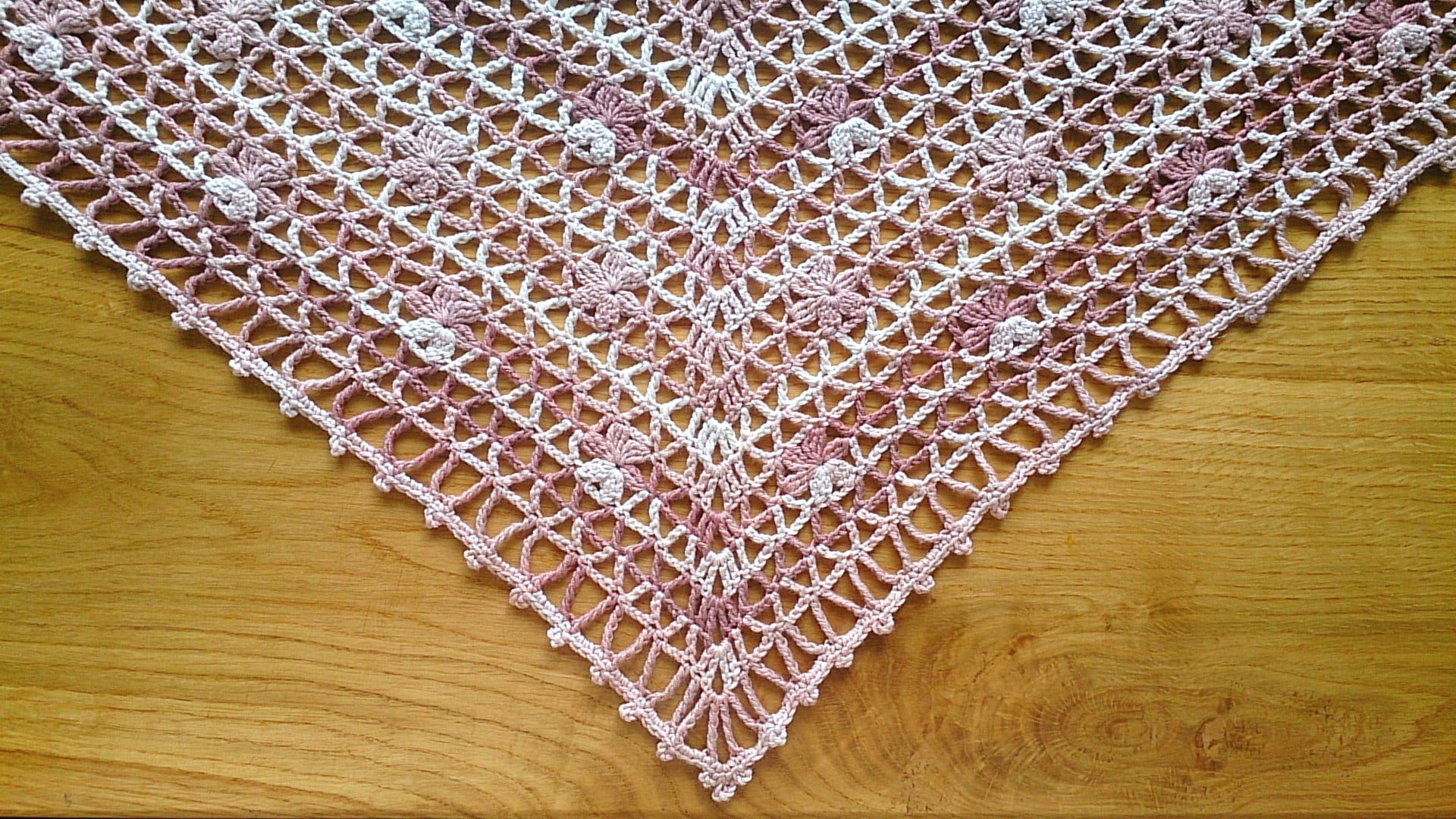 Crochet Triangle Shawl Pattern for Women Lace Triangle Scarf Crochet ...