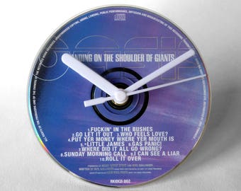 Oasis "Standing On the Shoulder Of Giants" CD Clock