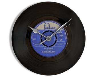 The Spencer Davis Group "Keep On Running" 7" Vinyl Record Wall Clock UK NUMBER ONE 20 Jan - 26 Jan 1966