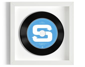 S Club 7 "Don't Stop Movin'" Framed CD UK Number ONE 29 Apr - 5 May 2001 & 20 - 26 May 2001