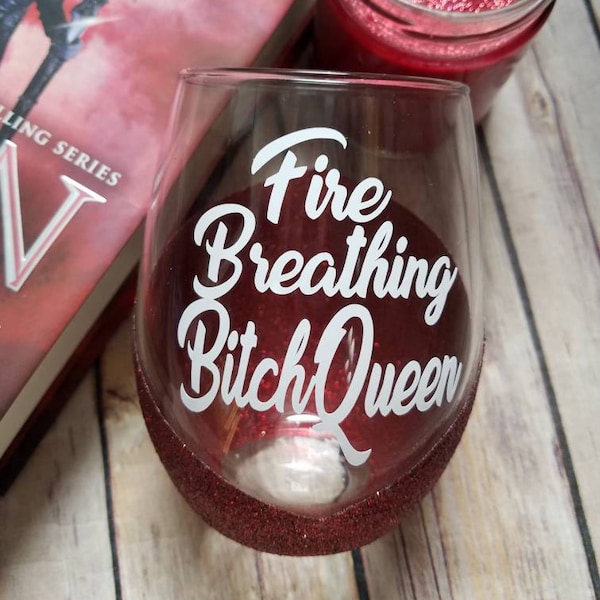 Copa de vino con purpurina de la Reina que escupe fuego, regalo del Trono de Cristal
