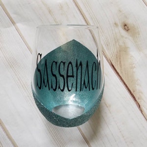 Kieliszek do wina Sassenach, Highlander, Szkocja, Outlander, Jamie Fraser, Bookish, Bookstagram, prezent dla czytelnika książek, Literacki, Celtyckie szkło