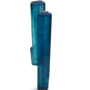 Inktblauw toermalijnkristal