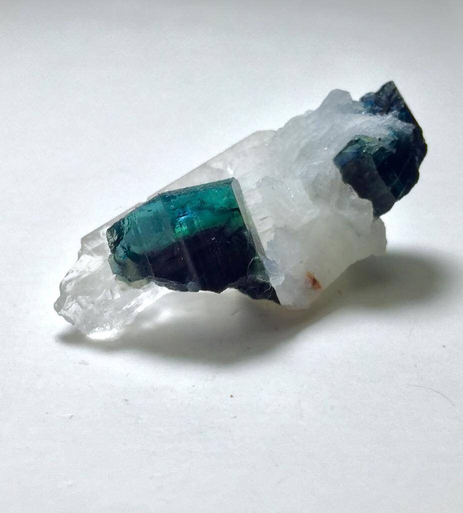 ブルーキャップ トルマリン 鉱物 原石 標本 バイカラートルマリン ブルーキャップトルマリン標本：46カラット天然バイカラークリスタル