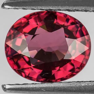 8x7 mm Oval (1.88 ct) Natural Raspberry Pink Rhodolite Garnet – Flawless to VVS Clarity, Unheated & Untreated Loose Gemstone for Jewelry