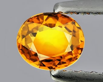 Natural Yellow Sapphire – 7x5.5 mm {1.00ct} Oval Cut, Flawless–VVS Clarity, Earth-Mined Gemstone from Ceylon for Jewelry