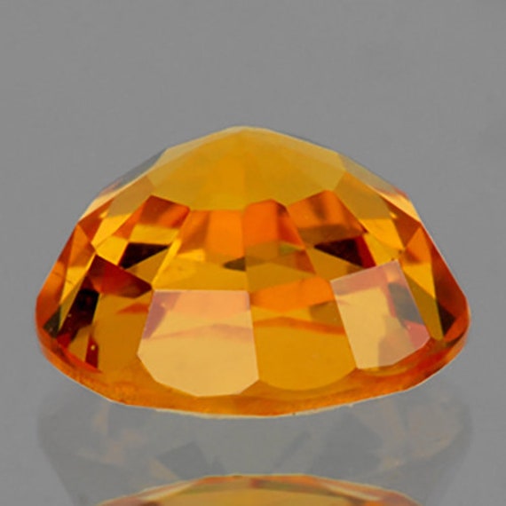 Saphir Jaune Rare De Madagascar - Pierre Précieuse Naturelle 6.7 X 4.3 Mm, 0.57 Carats, Traitement Béryllium