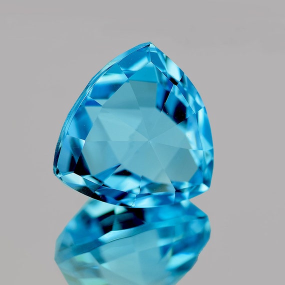Topaze Bleu Ciel Naturelle - 7,22 Carats - Pierre Ovale Traitée Par Chauffage - Brésil