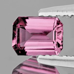 5.5x4 mm Octagon 0.50ct Natural Mahenge Purple Pink Malaya Garnet [Flawless-VVS Clarity] Earthly Mined Loose Gemstone for Jewelry