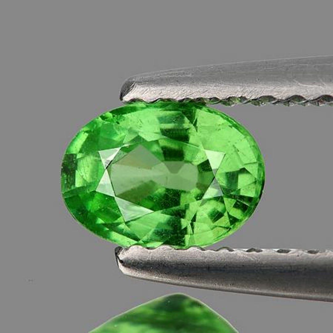 Grenat Tsavorite Verte Naturelle 1,55 Ct - Ovale 8,3x6,2 Mm - Tanzanie