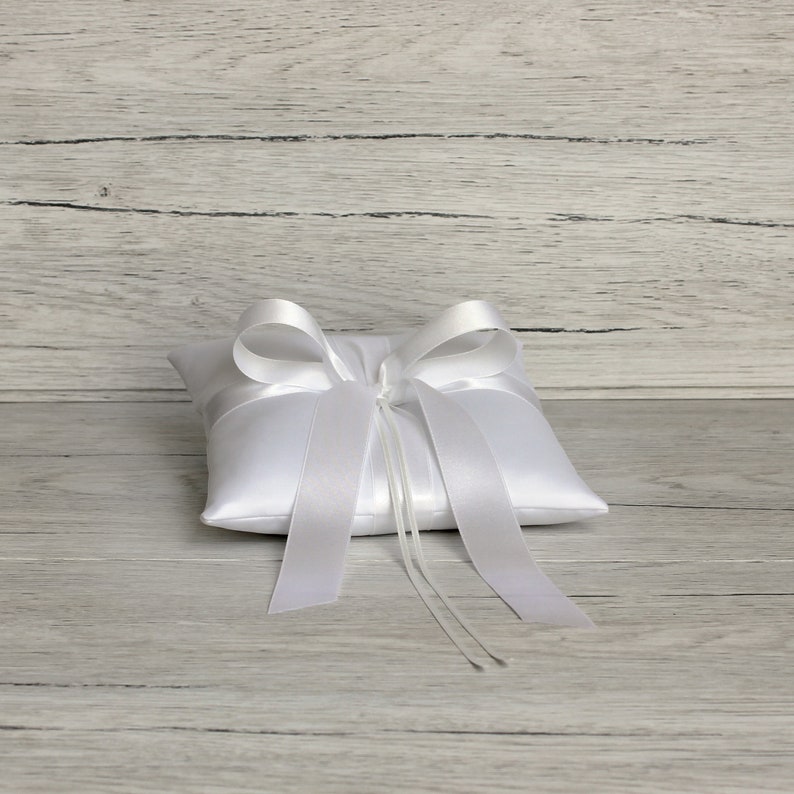 Ringträgerkissen Satin Ringkissen Hochzeitsringkissen Hochzeitsringkissen Hochzeitsringkissen Hochzeitsringkissen Hochzeitsringkissen Hochzeitsringkissen Hochzeitskissen Bild 2