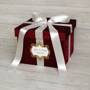 Scatola per biglietti personalizzata per matrimonio ~ Porta biglietti da matrimonio personalizzato ~ Grande scatola per biglietti in velluto rosso bordeaux con fessura