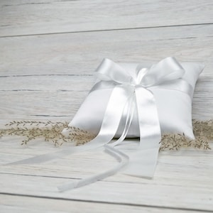 Ringträgerkissen Satin Ringkissen Hochzeitsringkissen Hochzeitsringkissen Hochzeitsringkissen Hochzeitsringkissen Hochzeitsringkissen Hochzeitsringkissen Hochzeitskissen Bild 1