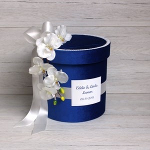 Scatola di carta da sposa con orchidea bianca, grande Scatola Royal Blue Velvet Card con slot, scatola di denaro Wedding