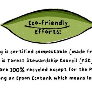 以下が含まれることがあります： 「Eco-friendly Efforts:」のテキストと、環境に配慮した取り組みのリストが記載された緑色の葉のイラスト。堆肥化可能な透明バッグ、FSC認証の厚紙、リサイクルされた茶色の封筒、Epson Ecotank印刷が含まれています。