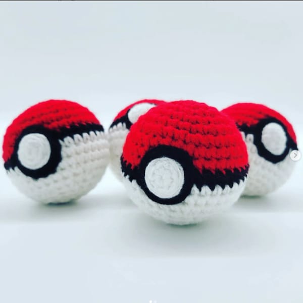 Pokéball Amigurumi Plüschtier