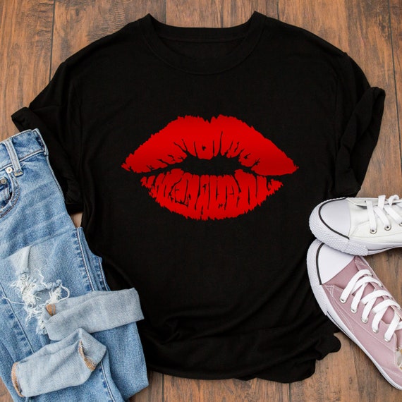 black shirt with red lips