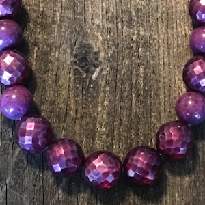 Collier de perles de verre violet Vintage