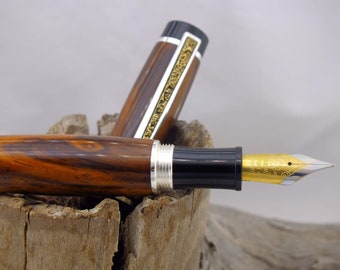Pluma de fuente de Tigerwood - Oro de titanio, plata y negro, #6 Iridium Nib - Regalo para papá, jefe, marido, ejecutivo - Goncalo Alves, Jobillo