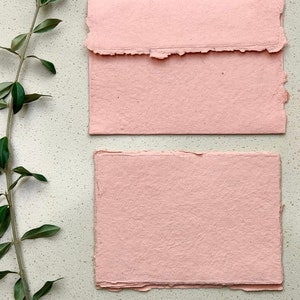 A7, 7 x 5 pouces, cartes roses, rose pêche, papier rose poudré, papier rose poudré, papier taché, faire-part roses, cartes roses, papier fait main