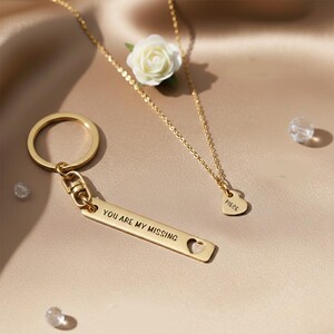 elle Fever gold missing piece necklace and keychain set, romantic couple jewellery, personalised anniversary gift, meaningful daily wear keepsake