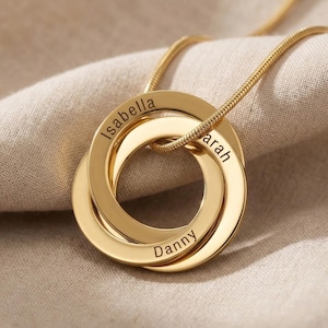 Personalized Interlinked Name Necklace, Custom Engraved Family Circle Pendant