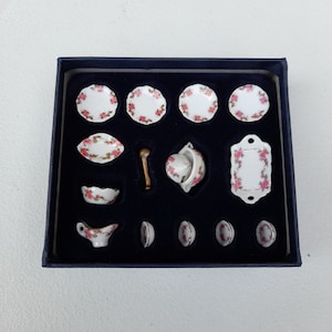 Dollhouse Miniature - Ceramic 1:12 Scale Floral Dinner Set
