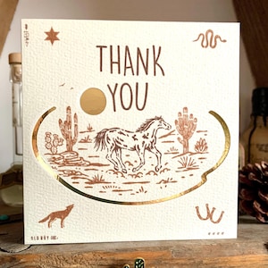 Tarjeta de agradecimiento hecha a mano con diseño de Western Wild Horse: blanco roto y dorado